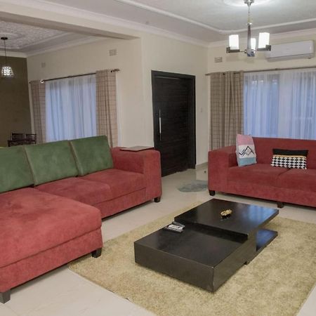 Royal Suites Apartments Lusaka Extérieur photo