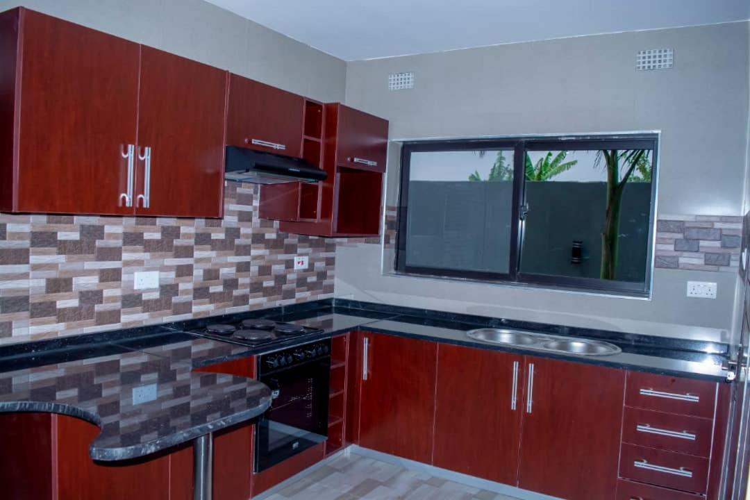 Royal Suites Apartments Lusaka Extérieur photo