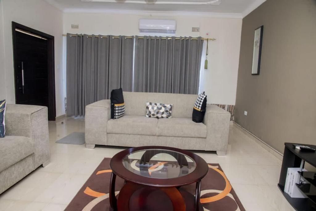 Royal Suites Apartments Lusaka Extérieur photo